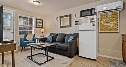 T-Town Patio: Cozy Downtown Tulsa Hideaway- Unit B