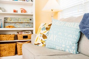 Living area - Right on Tide: 2.5 blks to beach, pier! (Kure Beach)