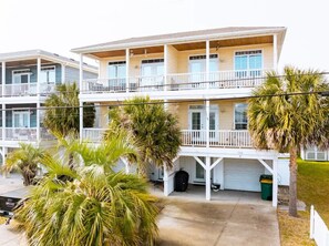 Exterior - Right on Tide: 2.5 blks to beach, pier! (Kure Beach)