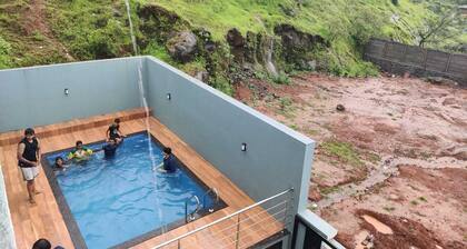 Mountain View & Spacious 6-bedroom bungalow in Lonavala with Pool