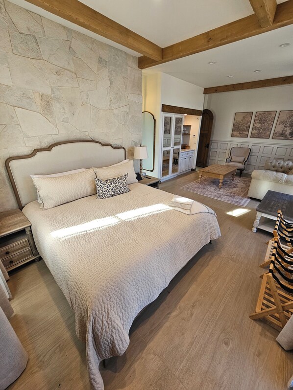 Premium bedding, iron/ironing board, free WiFi, bed sheets