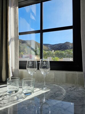 Premium bedding, iron/ironing board, free WiFi, bed sheets