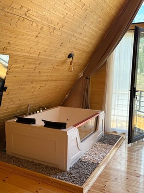 Free WiFi, bed sheets - Mestia POV Luxury Cabins (Mestia)