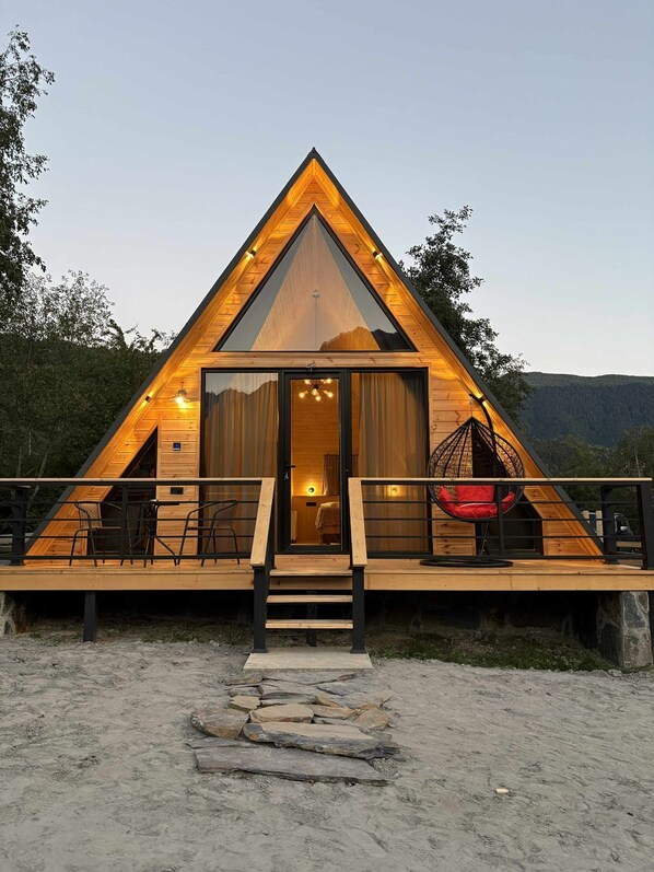 Exterior - Mestia POV Luxury Cabins (Mestia)