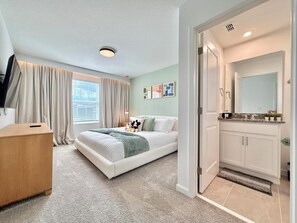 7 bedrooms, iron/ironing board, WiFi, bed sheets