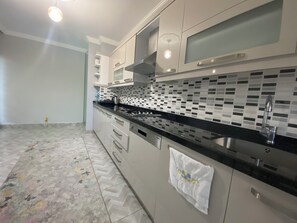 Private kitchen - 1 apartment for rent with sea, nature and city views (Trabzon)