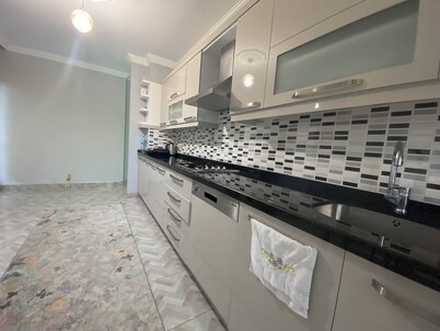 1 apartment for rent with sea, nature and city views