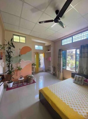 2 bedrooms, Internet, bed sheets