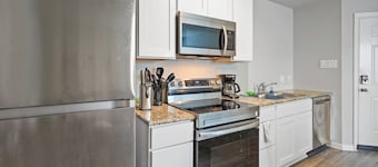 Delightful 3-bedroom house with AC in Houston