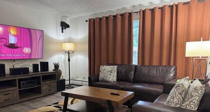 New Listing _ Muir Totem Comfy Home in Juneau Valley