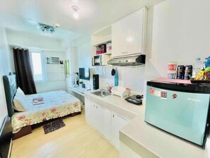 1 habitación, tabla de planchar con plancha, wifi y ropa de cama 