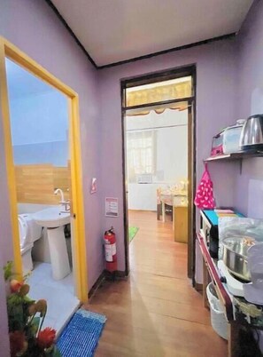 Hair dryer, towels, toilet paper - Madera Homes Free Cancellation (Quezon City)