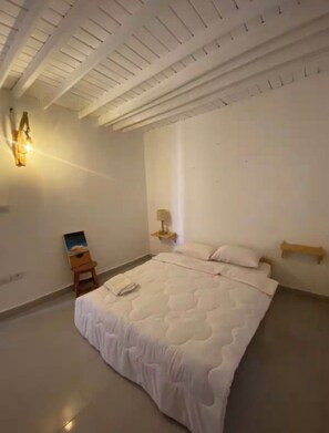 2 bedrooms, free WiFi, bed sheets - sea front 2-bedroom apartment in Asslah. (Dahab)