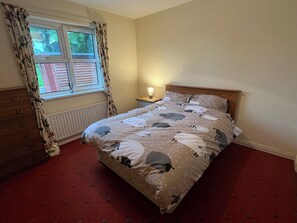 3 dormitorios, tabla de planchar con plancha, wifi y ropa de cama