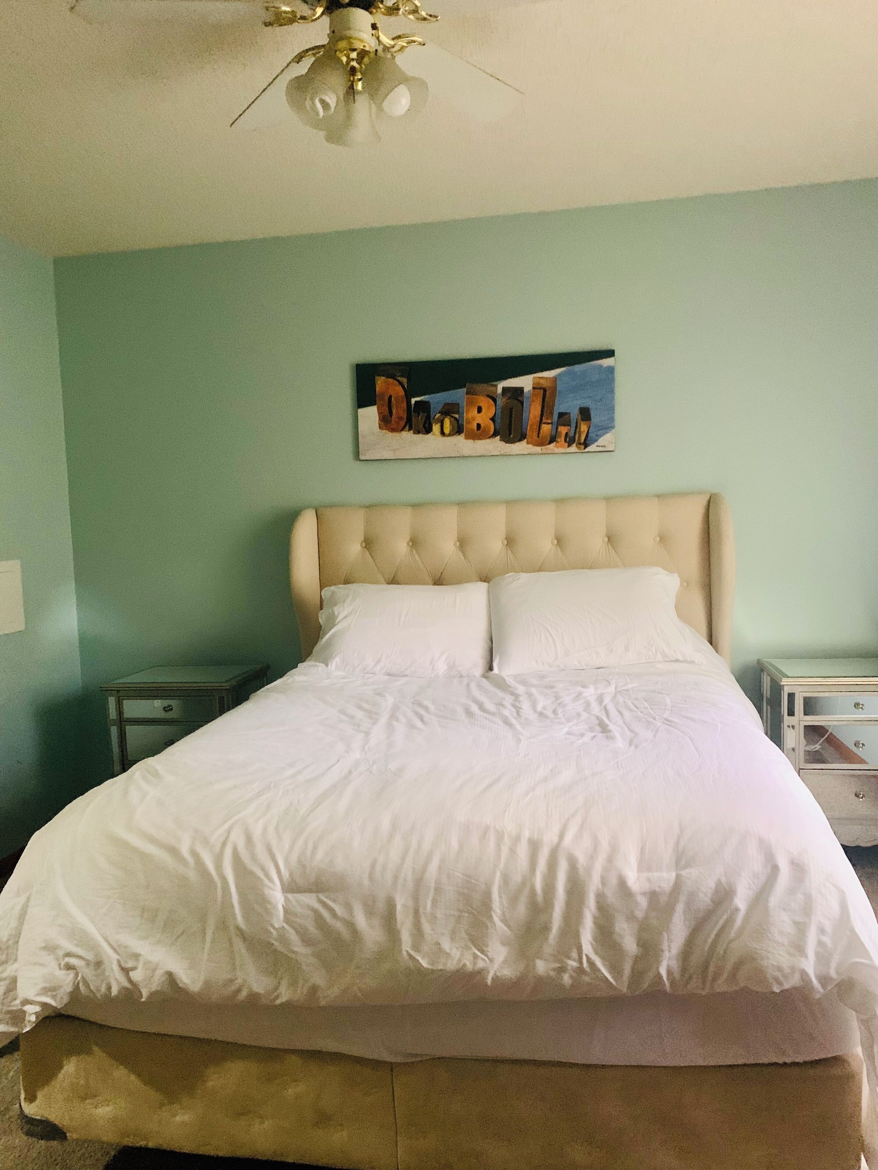 4 habitaciones, tabla de planchar con plancha, wifi y ropa de cama 