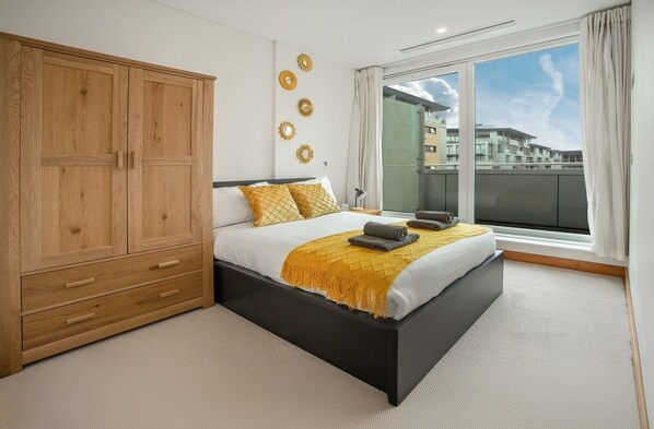 Bügeleisen/Bügelbrett, Internetzugang, Bettwäsche