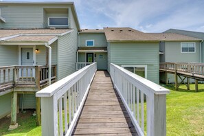 Exterior - Boat & Fish: Gem w/ Water Views on Lake Livingston (Livingston)