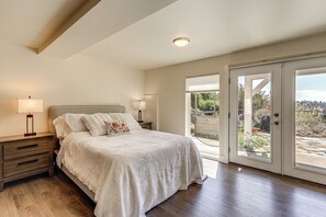 1 chambre, fer et planche à repasser, accès Internet, draps fournis