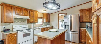 Large Private Yard: Home 16 Mi to Fall Creek Falls