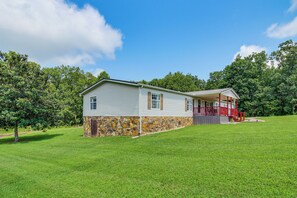 Exterior - Large Private Yard: Home 16 Mi to Fall Creek Falls (Spencer)