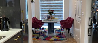 Stylish house in Rotherham/Sheffield area, with free private parking.