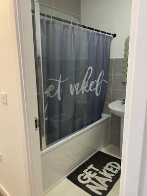 Handdoeken, zeep, shampoo, toiletpapier