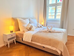 2 habitaciones, tabla de planchar con plancha, wifi y ropa de cama 