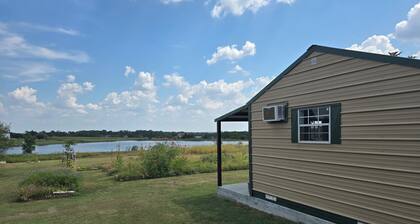 Cozy Cottage With a View in La Grange
