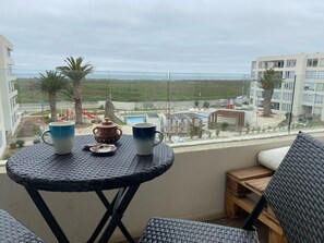 تناول الطعام بالخارج