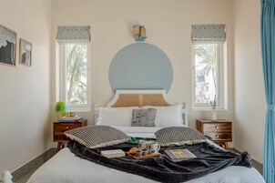 Ropa de cama de alta calidad y cortinas blackout