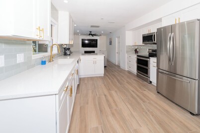 5BR River Home: Heated Pool, Jacuzzi, Pool Table & Ping Pong, Sleeps 14