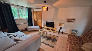 Televisie en een open haard