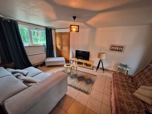 Fernseher, Kamin