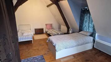 2 slaapkamers, een strijkplank/strijkijzer, wifi, beddengoed