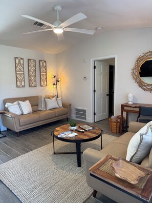 Televisor intel·ligent, llibres i biblioteca musical