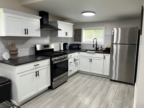Charming 2-bedroom house with AC in Coloma