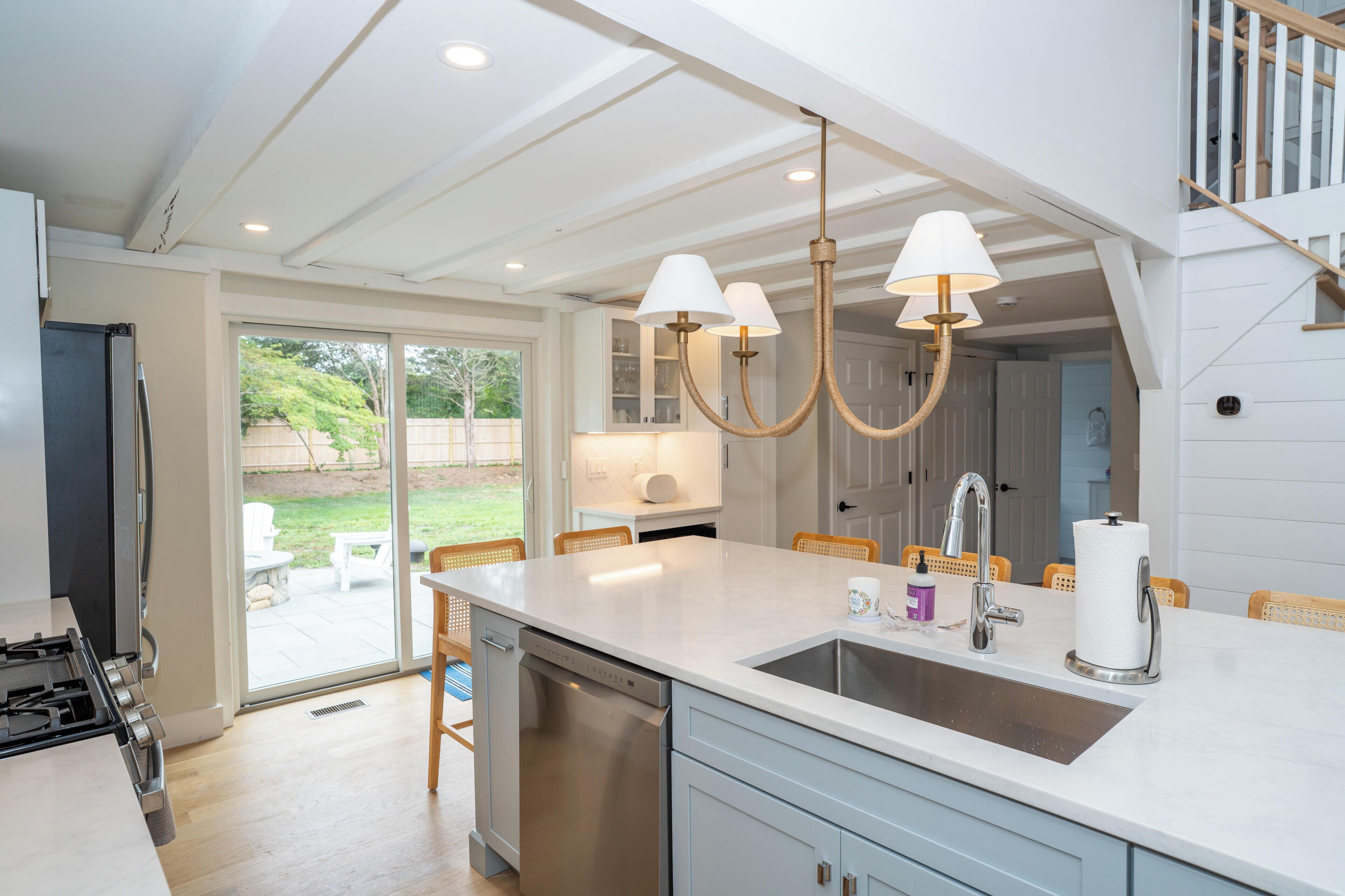 Mikrobølgeovn, ovn, kokeplater og oppvaskmaskin