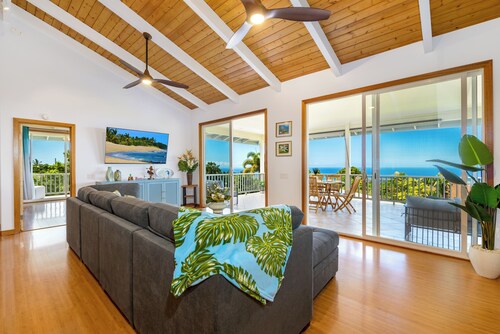 STVR Home - Kona’s Cozy Retreat - 4Bd/3Bath/Sleep 12/Pool with AC