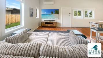 Télévision, espaces bureaux, écrans d'ordinateur