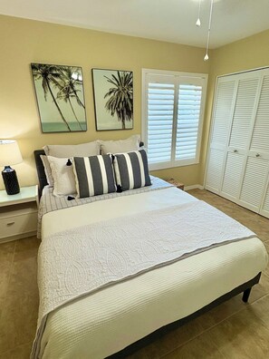 2 soverom, strykejern/-brett, internettilgang og sengetøy