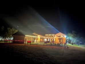 Exterior - Charming 1-bedroom pool house in lovely Concan with AC and out door kitchen. (Concan)