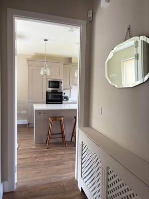 Micro-ondes, four, plaque de cuisson, lave-vaisselle