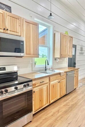 Refrigerador, microondas, horno, placa de cocina