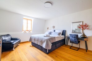 Fer et planche à repasser, Wi-Fi gratuit, draps fournis