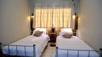 3 bedrooms, iron/ironing board, free WiFi, bed sheets