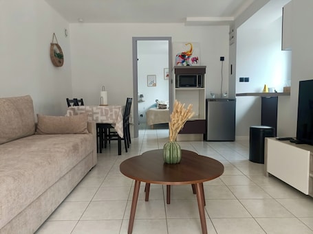 Living area. COSY T1 NEAR NANTES AIRPORT