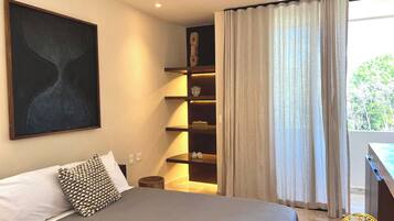 Cofres nos quartos, ferros/tábuas de passar roupa, Wi-Fi de cortesia