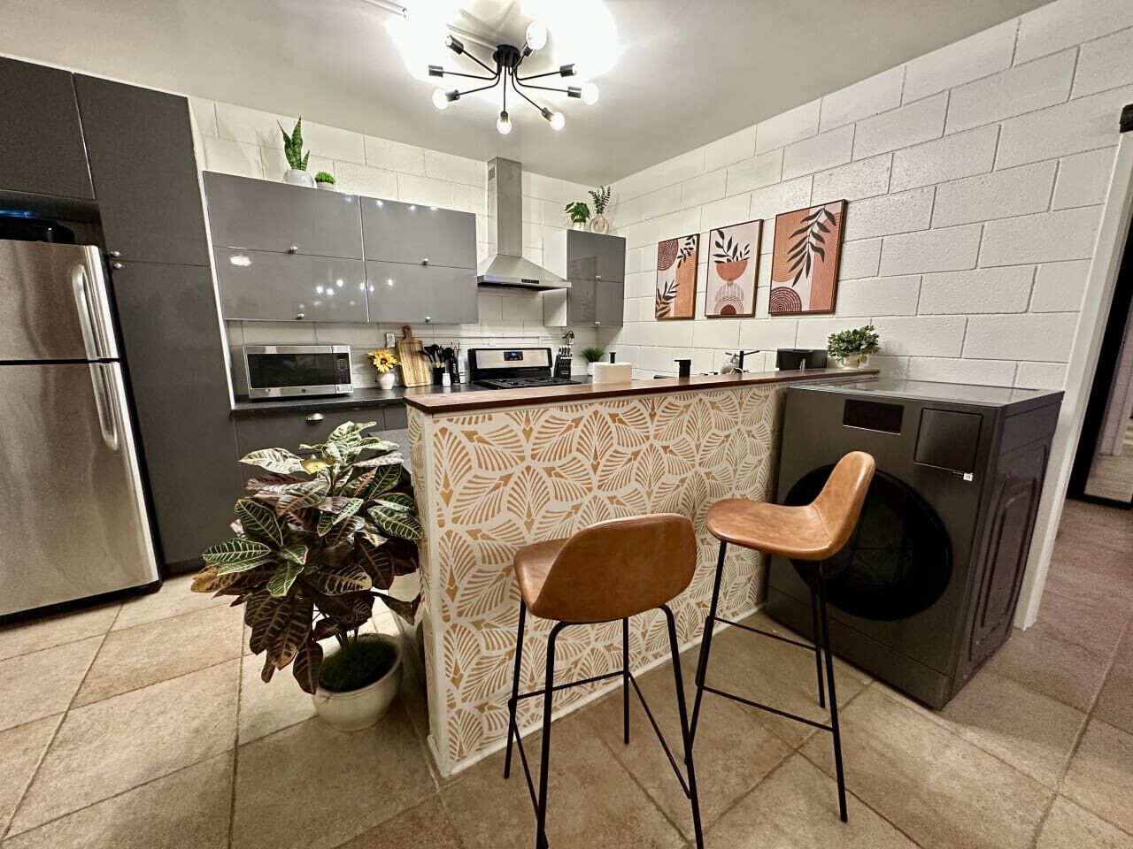 Refrigerador, microondas, horno y parrilla de estufa 