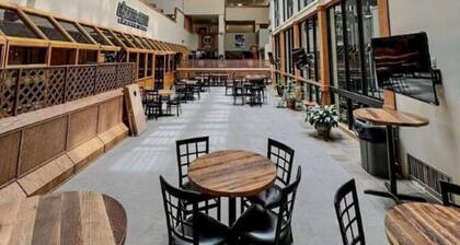 SC 5801: Spacious Penthouse | Huge Kitchen & Room for Everyone