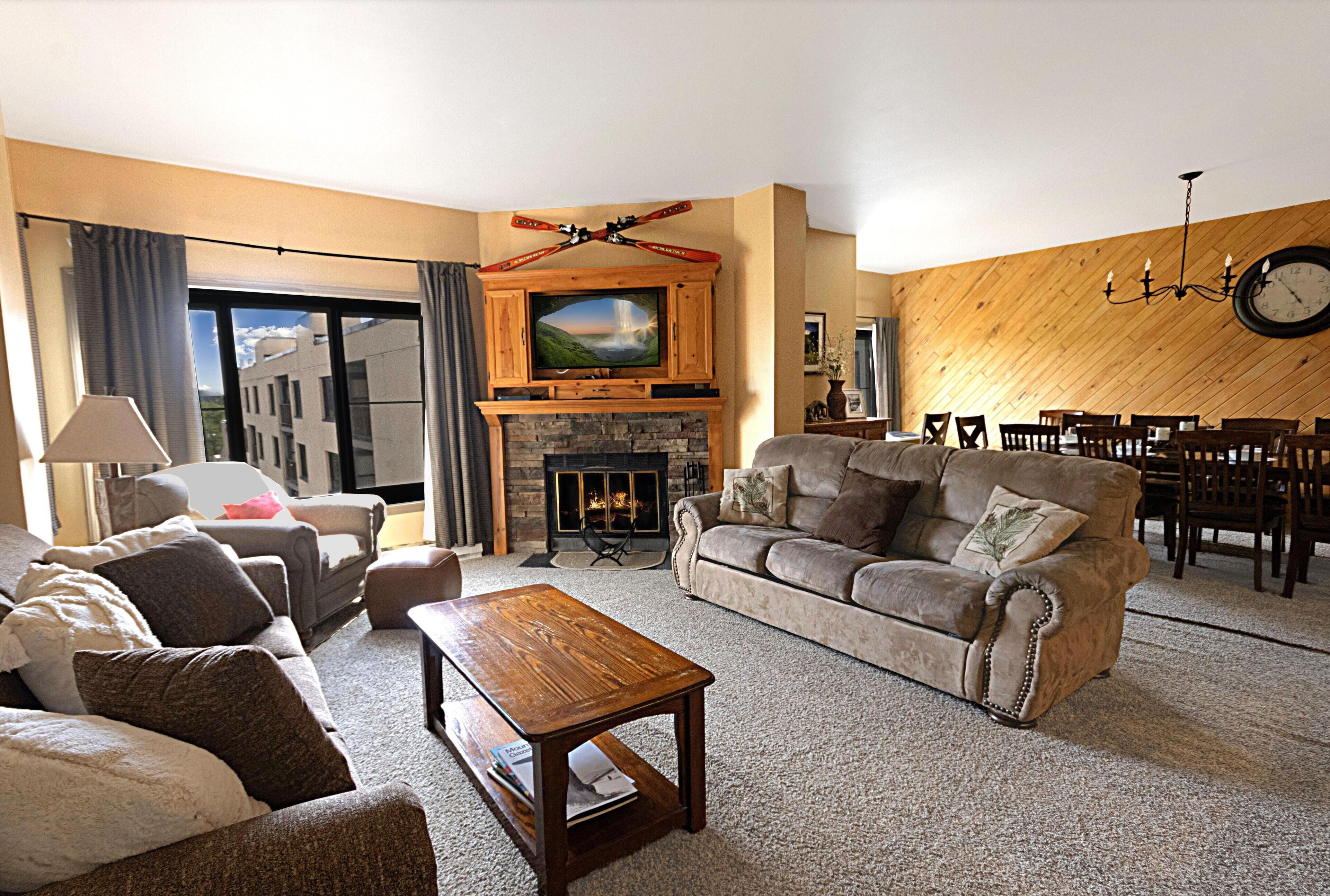 Sc 5801: Spacious Penthouse | Huge Kitchen & Room For Everyone - Snowshoe, WV